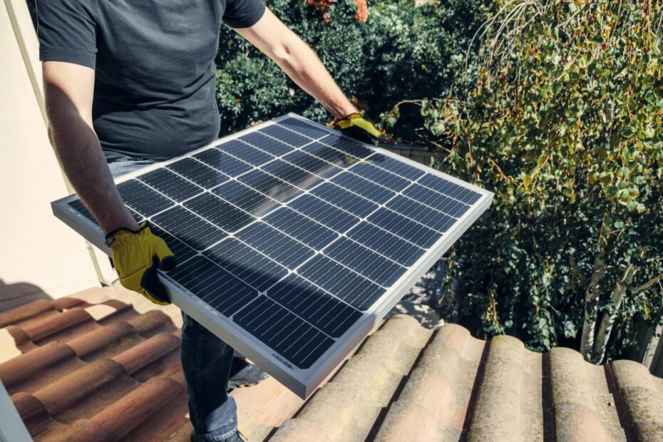 Namų saulės elektrinės ir energijos kaupimo sistemos alt tekstas
